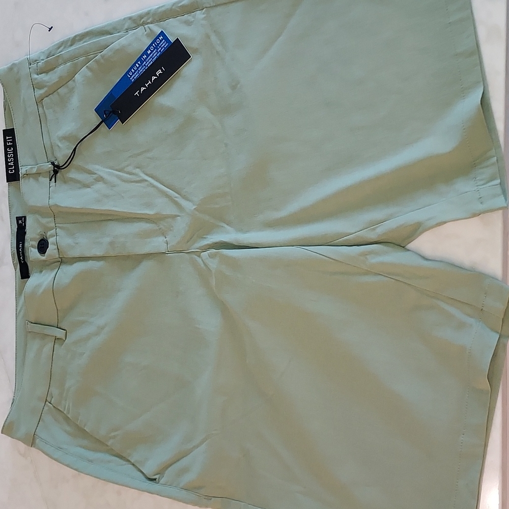 NWT Men's TAHARI Classic Fit Performance Shorts
